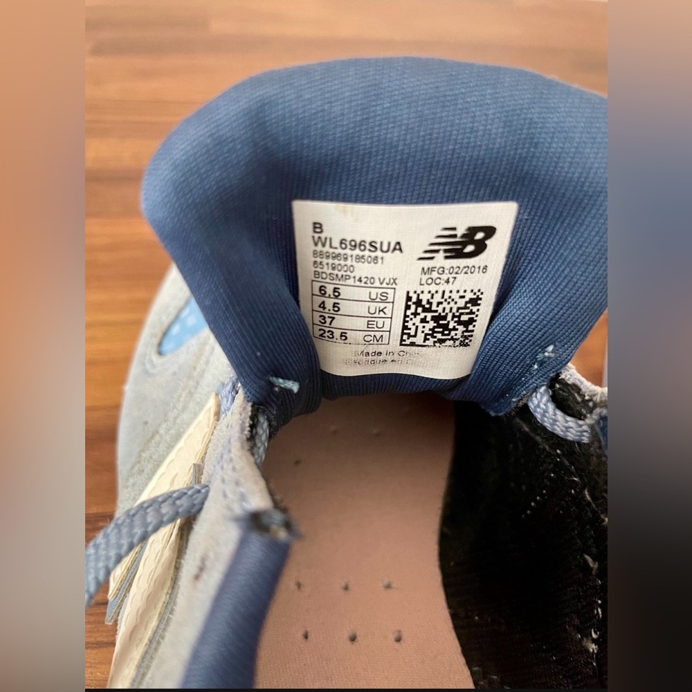 New Balance Light Blue and Gray Athletic Shoes, 6.5US - Picture 6 of 6
